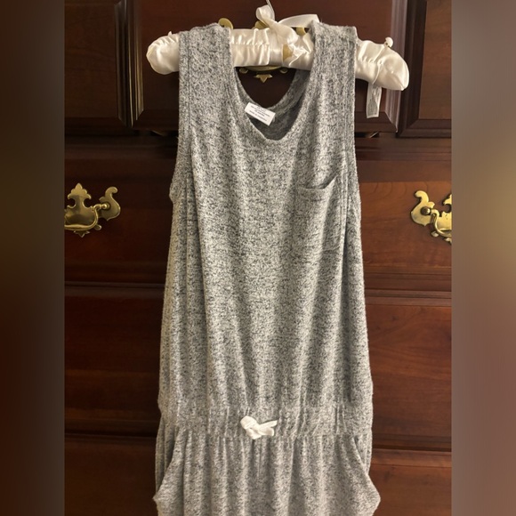 Gap size small or 6/7 long romper - Picture 10 of 10